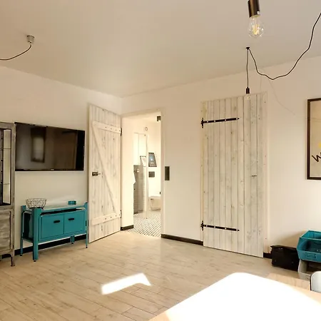 Apartment Industrialny Kwadrat *